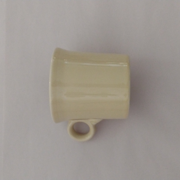 Fiesta Ring Handle Mug Ivory HLC Fiestaware b300 - Picture 1 of 3